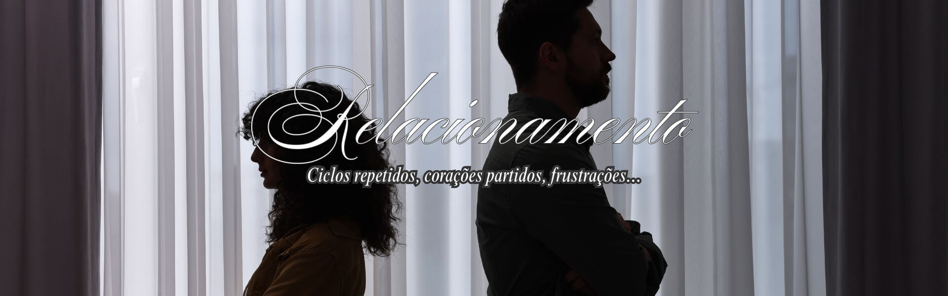 Coração partido e pessoa pensativa, simbolizando dor nos relacionamentos e esperança de cura.